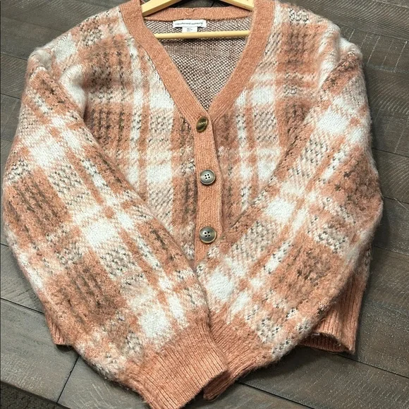 cupcakes & cashmere Plaid Cardigan in Brown and White - Picture 7 of 9